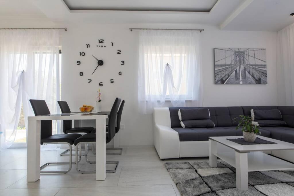 Holiday House Gavran Водице Екстериор снимка